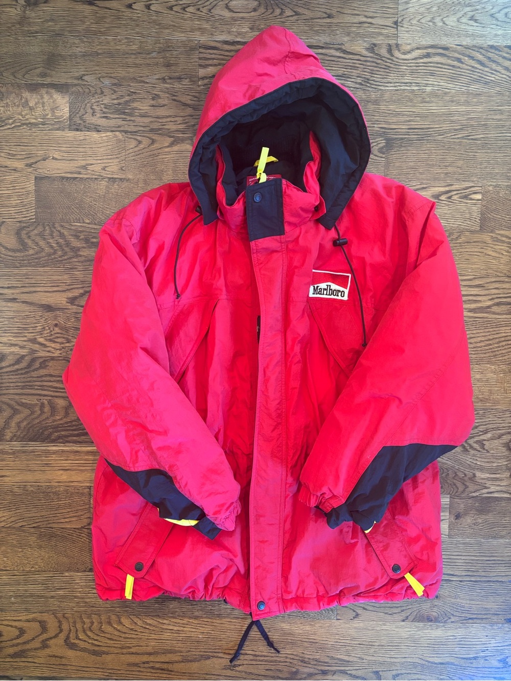 Vintage Marlboro Country Store Red Hooded Puffer Jacket XXL